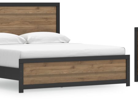 Vertani King Panel Bed with Dresser and Nightstand in Black For Sale